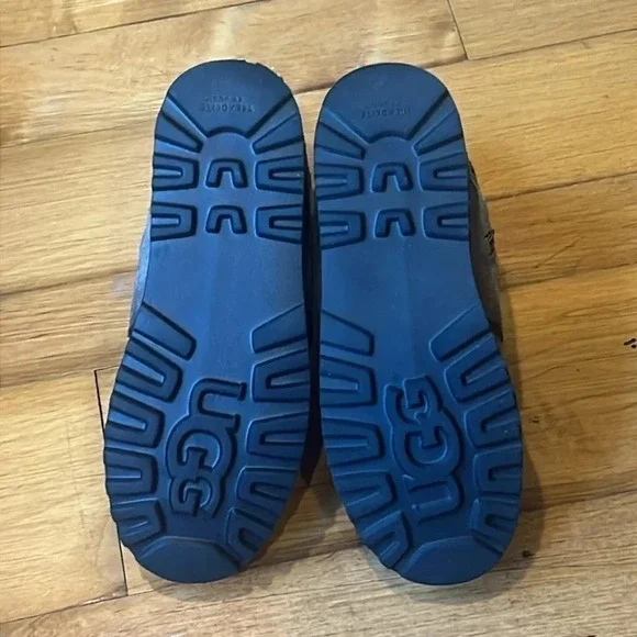 UGG Kids Waterproof Sheepskin Suede Leather Winter Boots Size 4.5 S/N 1017306K) - Picture 6 of 6